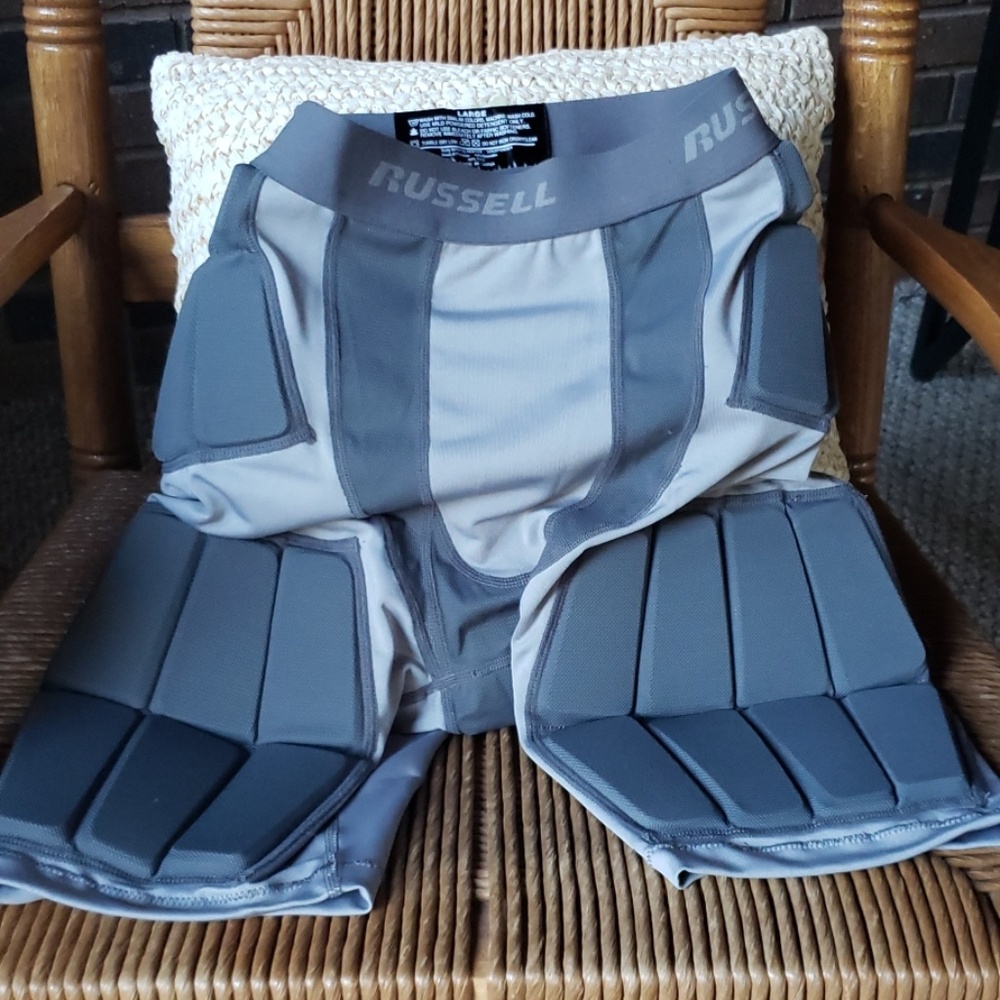 Russell padded compression shorts, size L